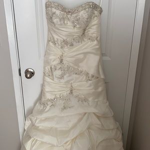 Wedding dress